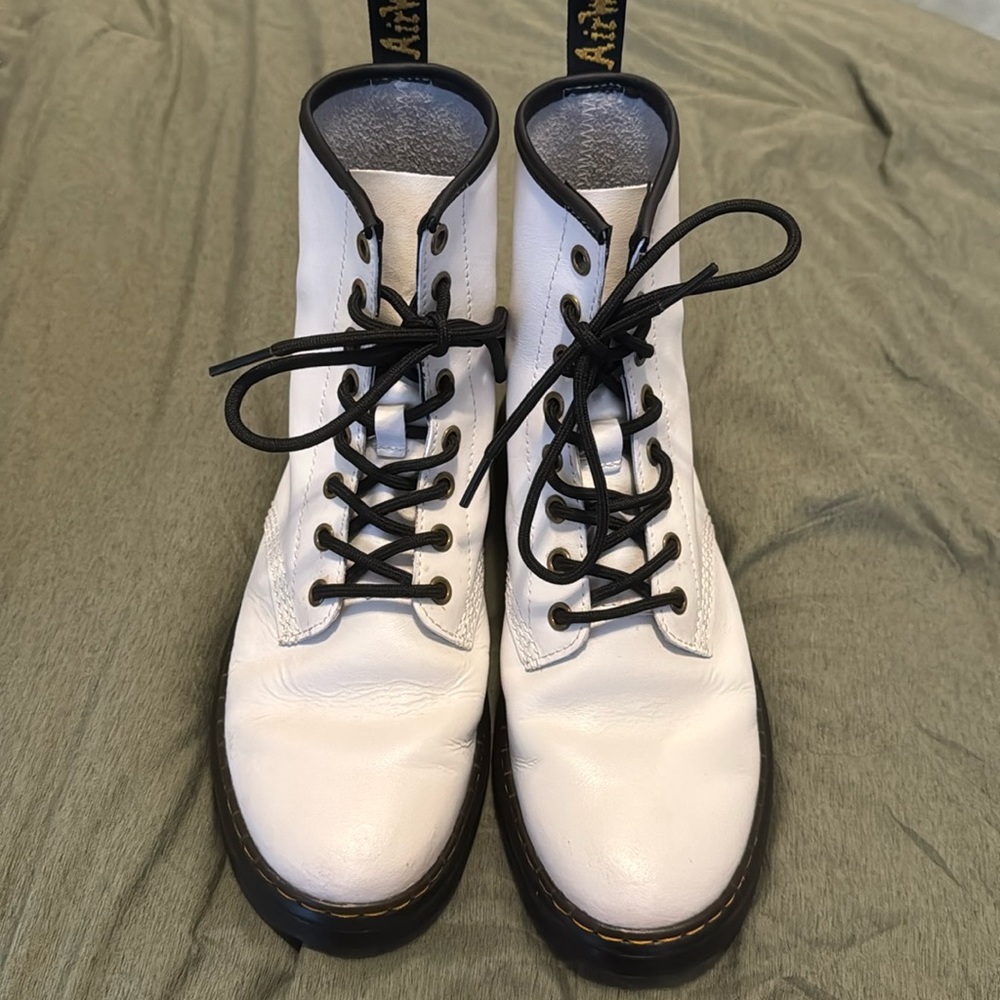 Dr Martens Boots Womens 8 M Zavala Combat Boots Doc White Leather Contrast Ankle